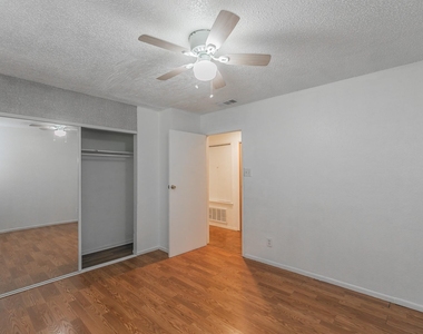 611 Lost Springs Court - Photo Thumbnail 8