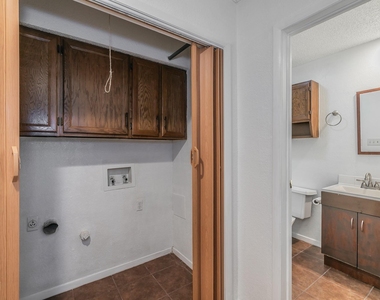611 Lost Springs Court - Photo Thumbnail 5