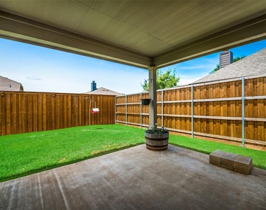 1512 Syracuse Drive - Photo Thumbnail 17
