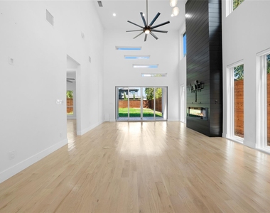 4811 W University Boulevard - Photo Thumbnail 11