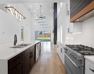 4811 W University Boulevard - Photo Thumbnail 10