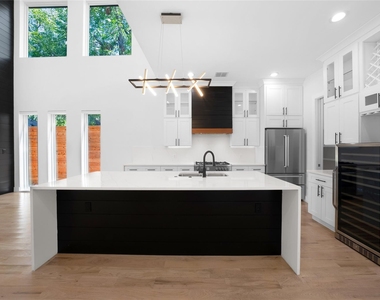 4811 W University Boulevard - Photo Thumbnail 6