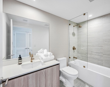 77 Se 5th Street - Photo Thumbnail 16