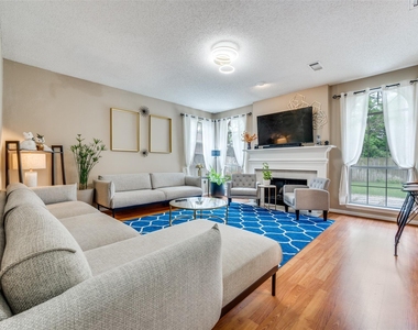2106 Hunter Place Lane - Photo Thumbnail 4