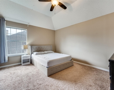 2106 Hunter Place Lane - Photo Thumbnail 14