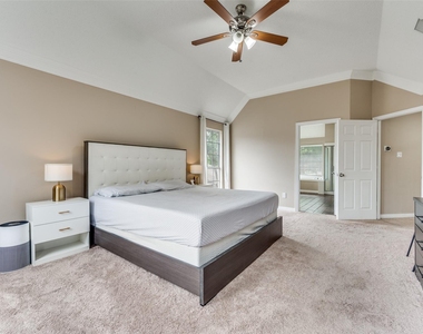 2106 Hunter Place Lane - Photo Thumbnail 11