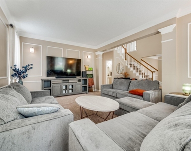 2106 Hunter Place Lane - Photo Thumbnail 2