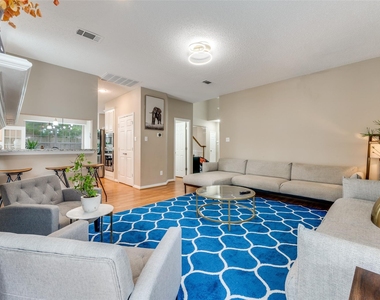 2106 Hunter Place Lane - Photo Thumbnail 5