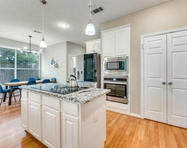 2106 Hunter Place Lane - Photo Thumbnail 8