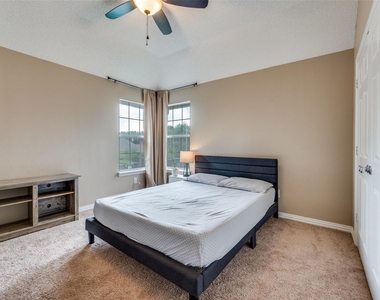 2106 Hunter Place Lane - Photo Thumbnail 13