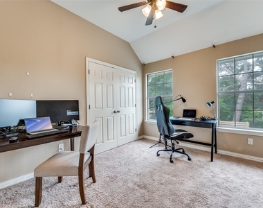 2106 Hunter Place Lane - Photo Thumbnail 12