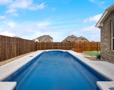 639 Devonshire Drive - Photo Thumbnail 23