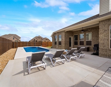 639 Devonshire Drive - Photo Thumbnail 21