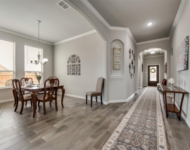 639 Devonshire Drive - Photo Thumbnail 3