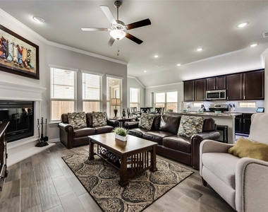 639 Devonshire Drive - Photo Thumbnail 5