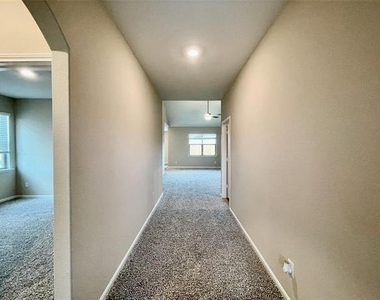 303 Foster Lane - Photo Thumbnail 3