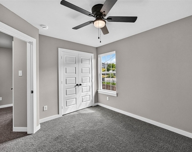 2211 Brookes Street - Photo Thumbnail 8