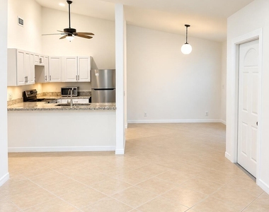 283 Springdale Circle - Photo Thumbnail 13