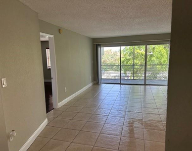 4205 N University Drive - Photo Thumbnail 15