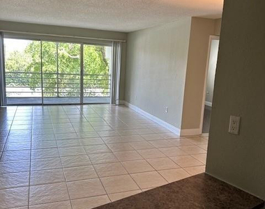 4205 N University Drive - Photo Thumbnail 27