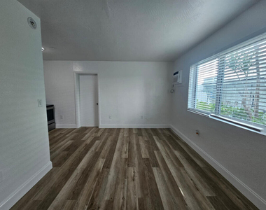 7720 Abbott Avenue - Photo Thumbnail 2