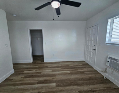 7720 Abbott Avenue - Photo Thumbnail 3
