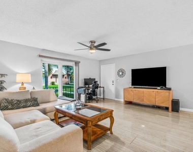 2037 S Seacrest Boulevard - Photo Thumbnail 1