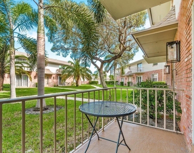 2037 S Seacrest Boulevard - Photo Thumbnail 2