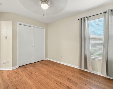 13136 Harvest Ridge Road - Photo Thumbnail 7