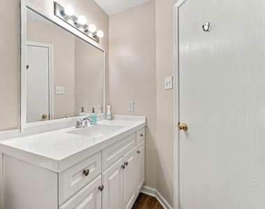 13136 Harvest Ridge Road - Photo Thumbnail 9