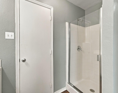 5820 Show Master Lane - Photo Thumbnail 25