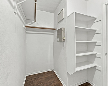5820 Show Master Lane - Photo Thumbnail 29