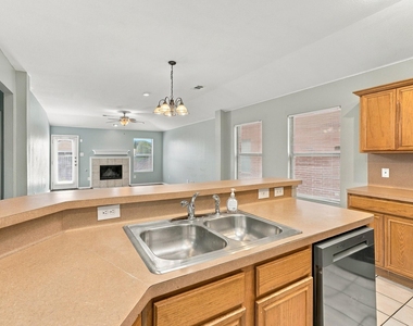 5820 Show Master Lane - Photo Thumbnail 16