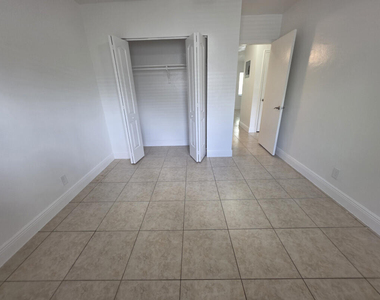 75 Sw 10th Street - Photo Thumbnail 4