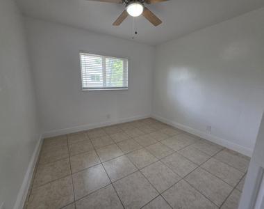 75 Sw 10th Street - Photo Thumbnail 1
