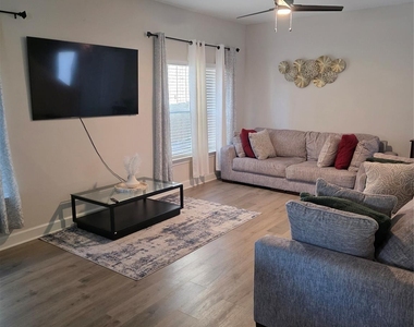 1004 Princeton Heights - Photo Thumbnail 3