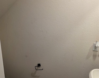 1004 Princeton Heights - Photo Thumbnail 6