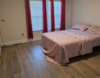 1004 Princeton Heights - Photo Thumbnail 8