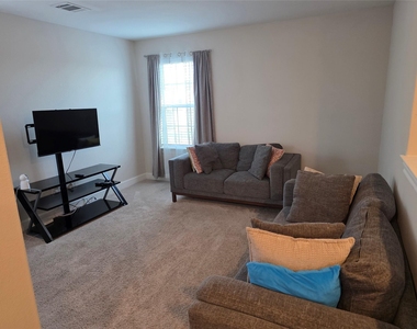 1004 Princeton Heights - Photo Thumbnail 11