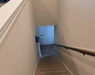 1004 Princeton Heights - Photo Thumbnail 10
