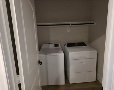 1004 Princeton Heights - Photo Thumbnail 16