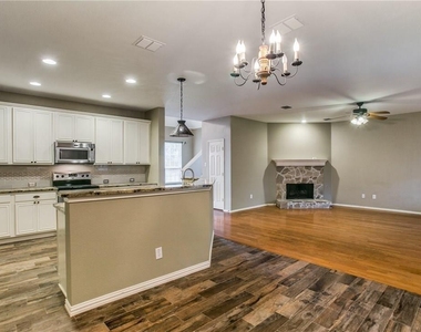 208 N Arbor Ridge Drive - Photo Thumbnail 12