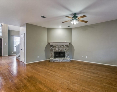208 N Arbor Ridge Drive - Photo Thumbnail 5