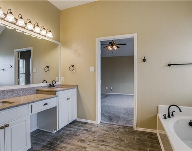 208 N Arbor Ridge Drive - Photo Thumbnail 15