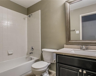 208 N Arbor Ridge Drive - Photo Thumbnail 21
