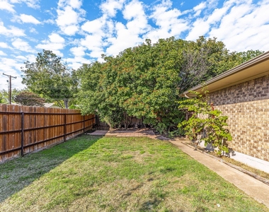 812 Saint Paul Court - Photo Thumbnail 16