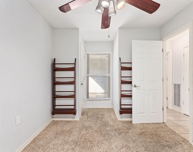 812 Saint Paul Court - Photo Thumbnail 14