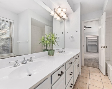 812 Saint Paul Court - Photo Thumbnail 11