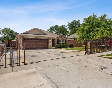 5309 Humbert Avenue - Photo Thumbnail 2