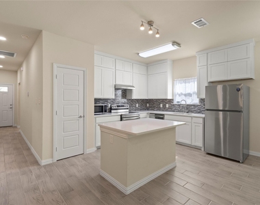 2959 Simpson Stuart Road - Photo Thumbnail 4